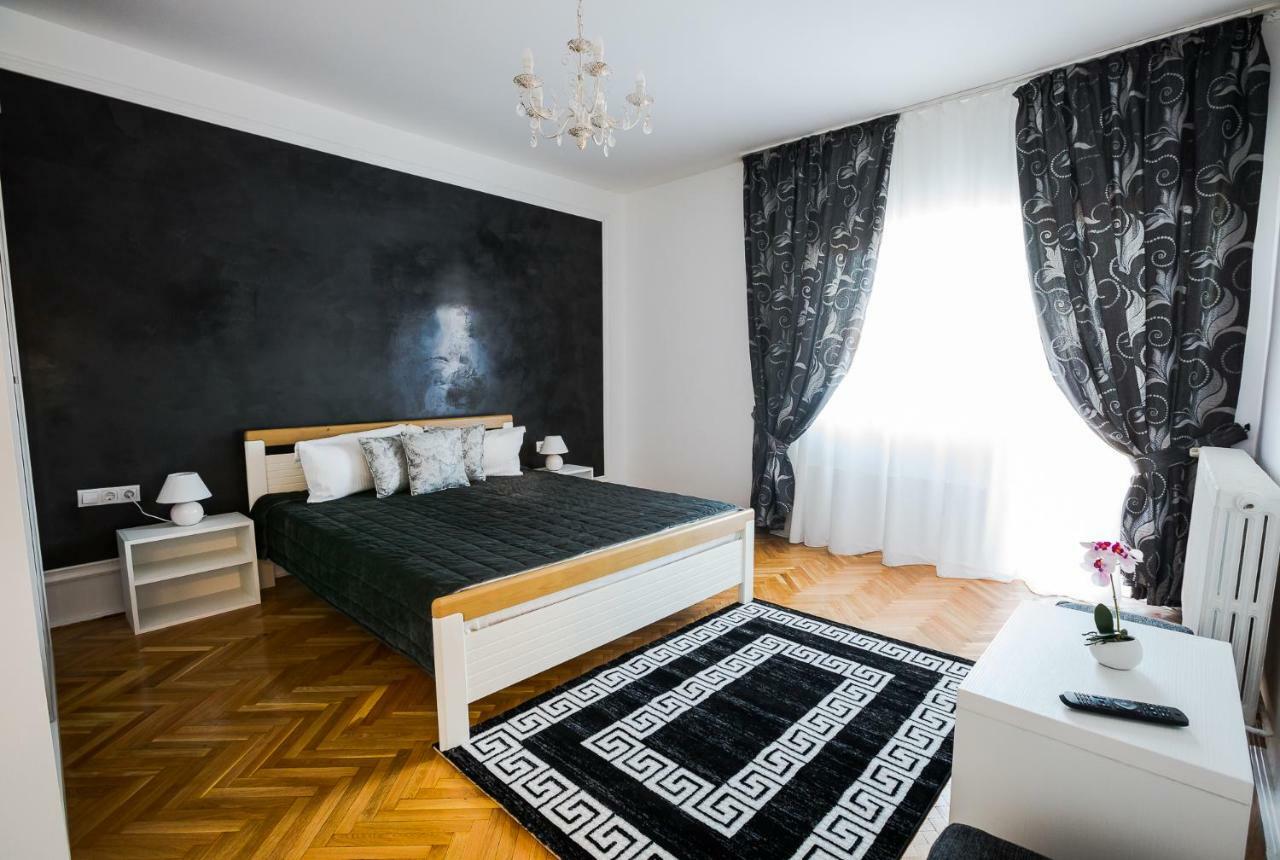 White Spacious Apartment Сибиу Экстерьер фото